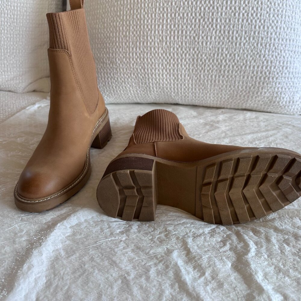 Steve Madden Kiley Camel Leather Lug Booties Size 7.5 - Picture 3 of 4